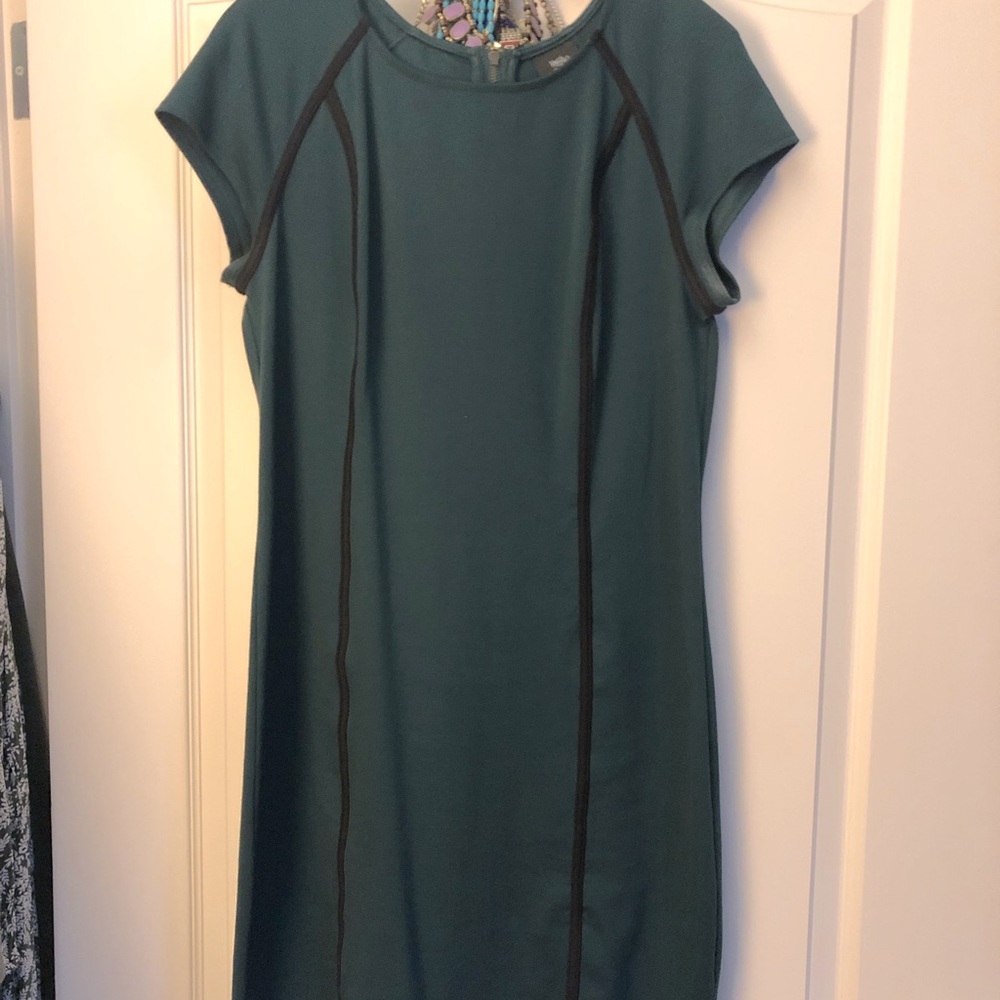 Emerald green shift Mossimo dress.